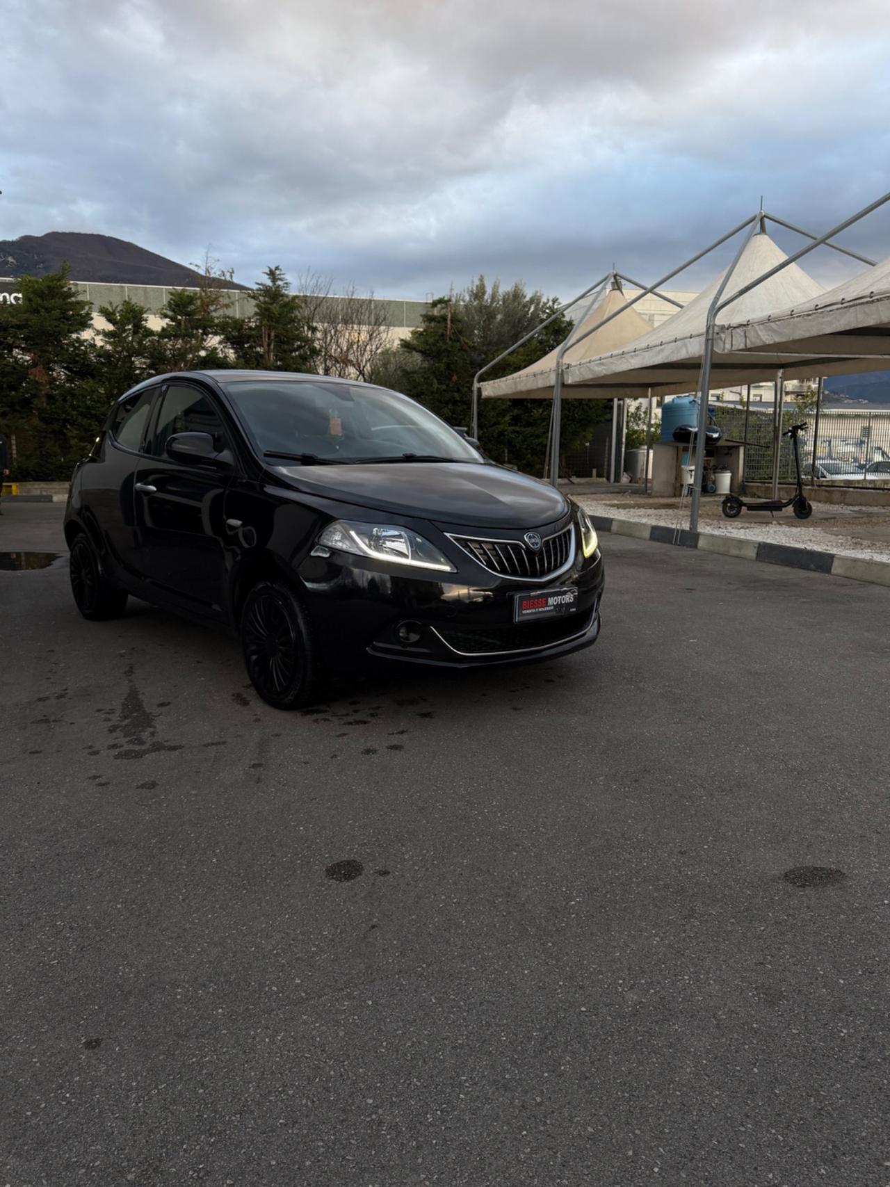 Lancia Ypsilon 1.0 FireFly 5 porte S&S Hybrid Ecochic Gold