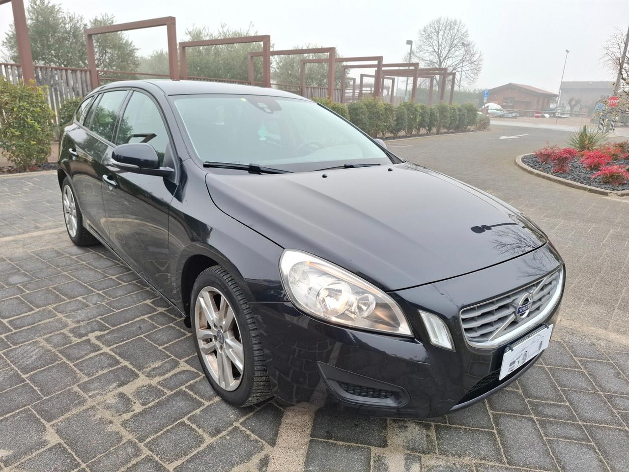 Volvo V60 D2 1.6 D 115cv 6 Marce ok Neopatentati