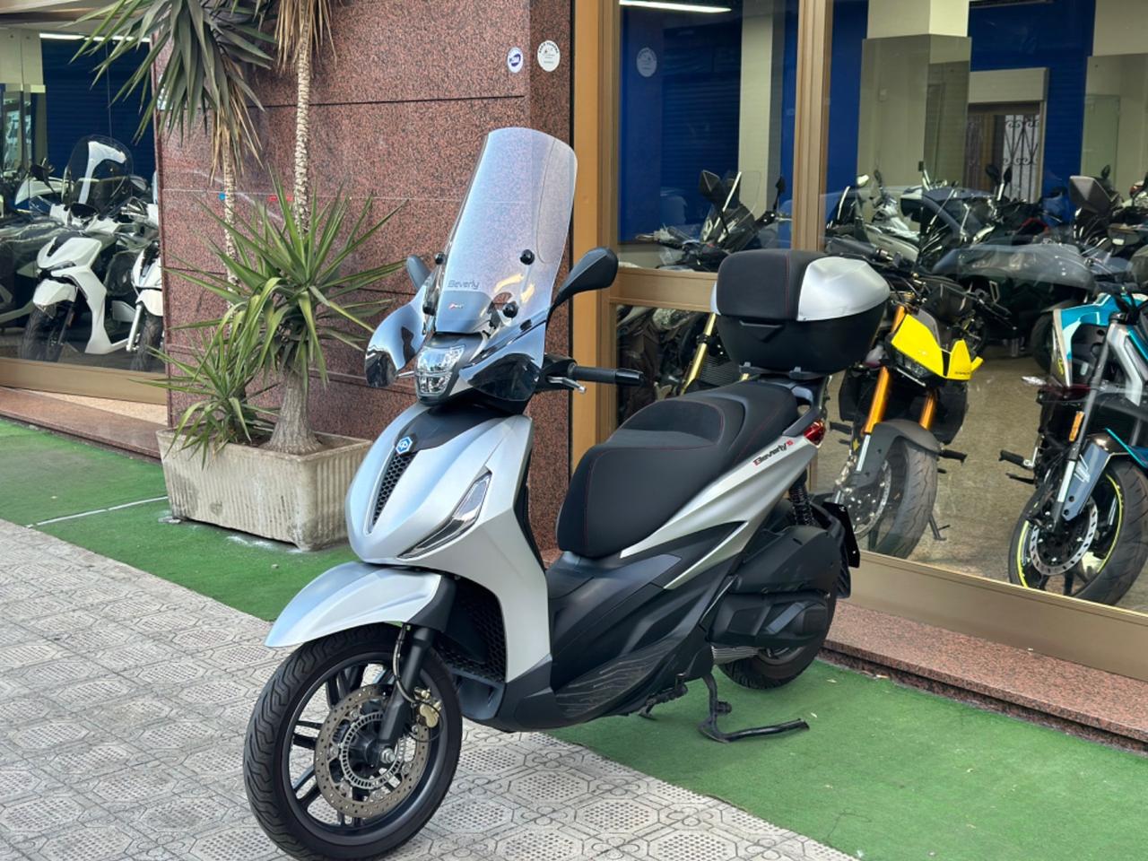 Piaggio Beverly 300 tuo a soli 42€ al mese!