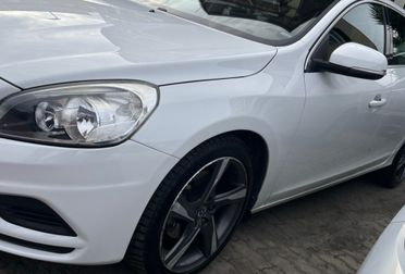 Volvo V60 D3 R-design Kinetic