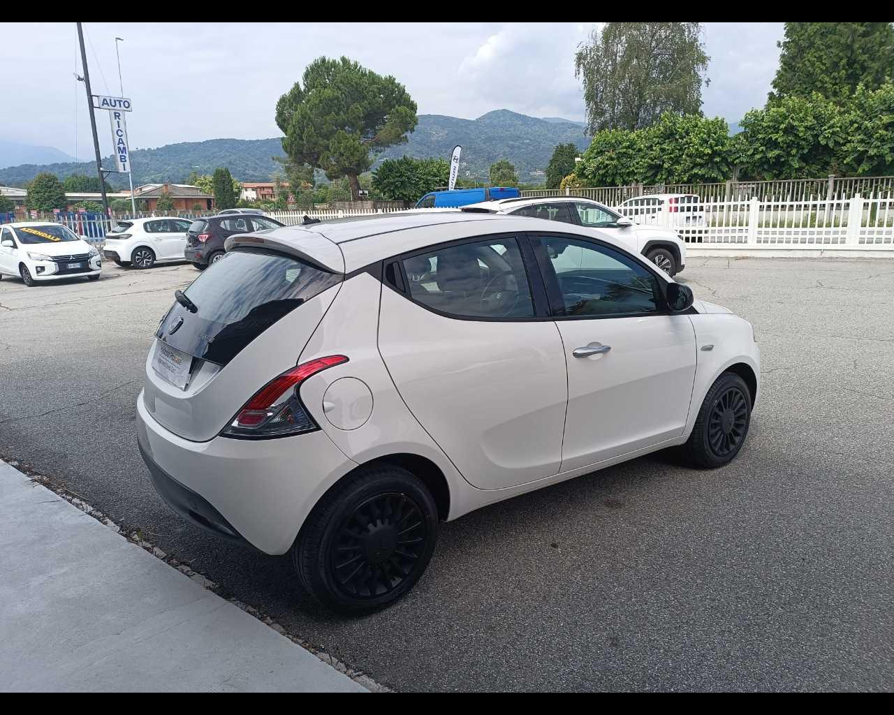 LANCIA Ypsilon III 2021 - Ypsilon 1.0 firefly hybrid Silver s&s 70cv