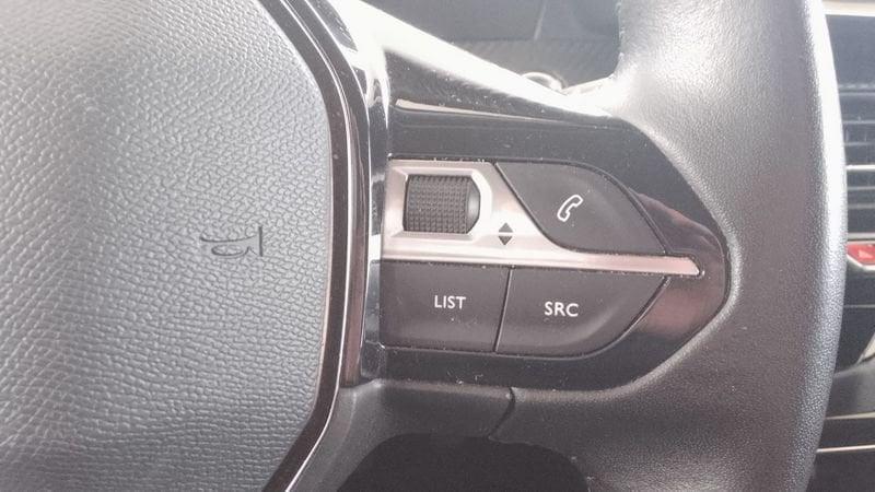 Peugeot e-2008 e 100kW Allure Pack