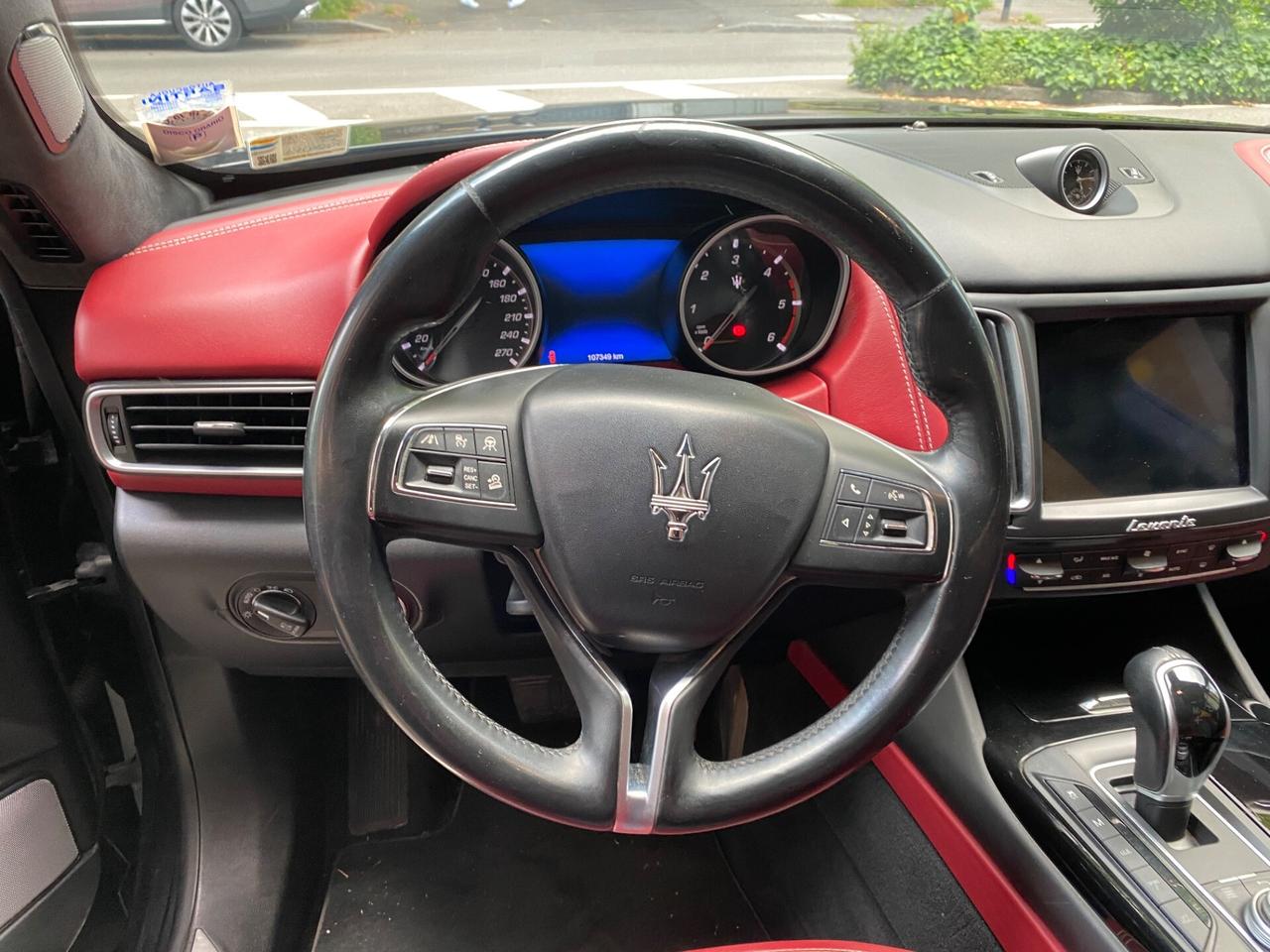 Maserati Levante 3.0 V6 275cv AWD Granlusso AUTO - 99.000KM!!!