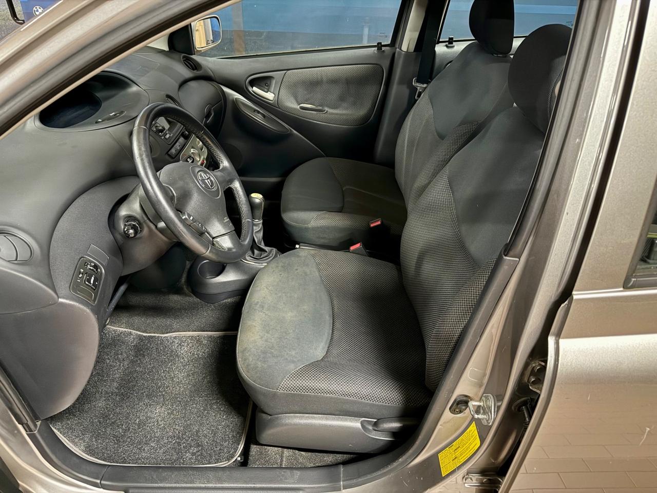 Toyota Yaris 1.0benzina 65cv Neopatentati