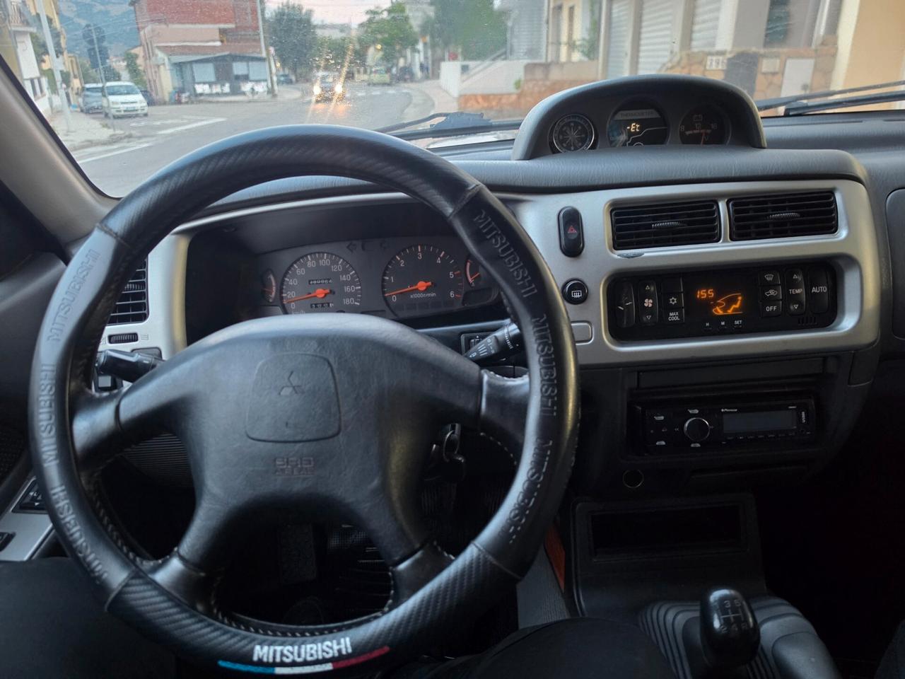 Mitsubishi L200 2.5 TD cat 4WD Double Cab Invite