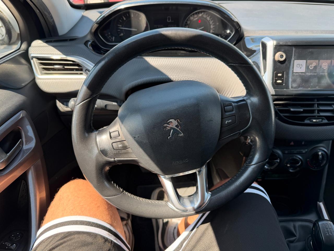 PEUGEOT 2008 2016 1.6 DIESEL 99 CV *LEGGI