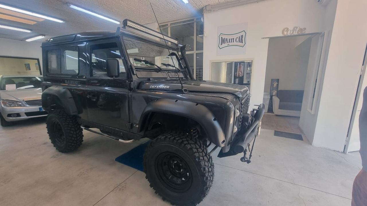 Land Rover Defender LAND ROVER