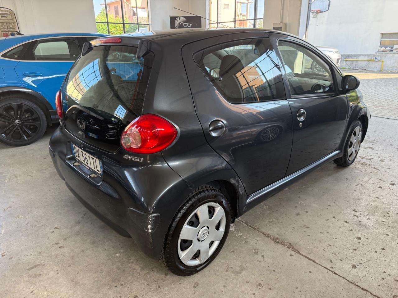 Toyota Aygo 1.0 12V VVT-i 5 porte Sol