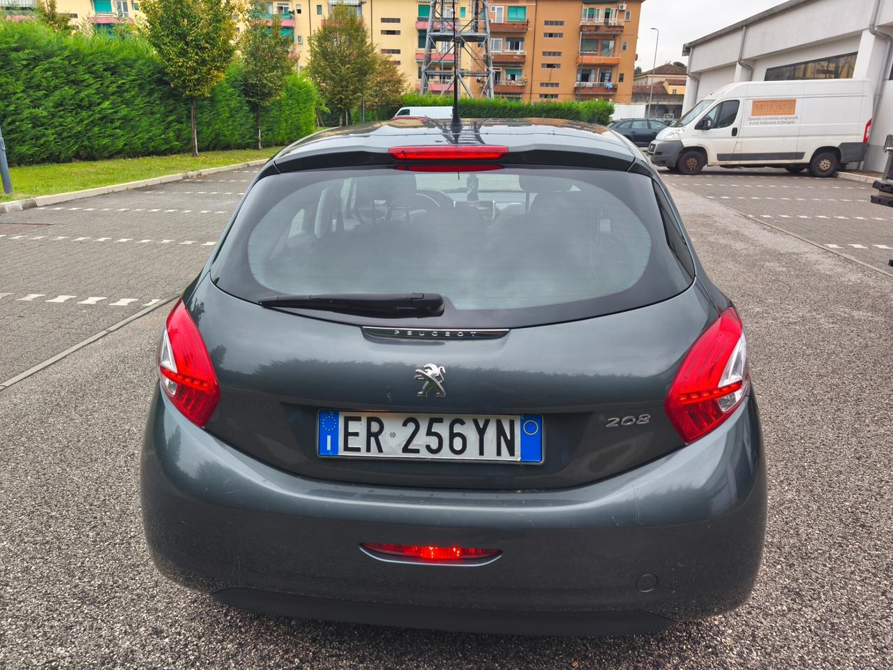 Peugeot 208 1.2 NEOPATENTATI GARANZIA