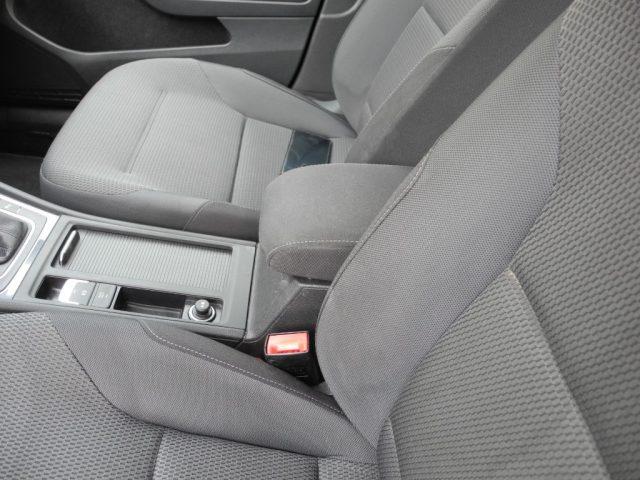 VOLKSWAGEN Golf 1.6 TDI 115cv DSG 5p. -OK NEOPATENTATI- DA VETRINA