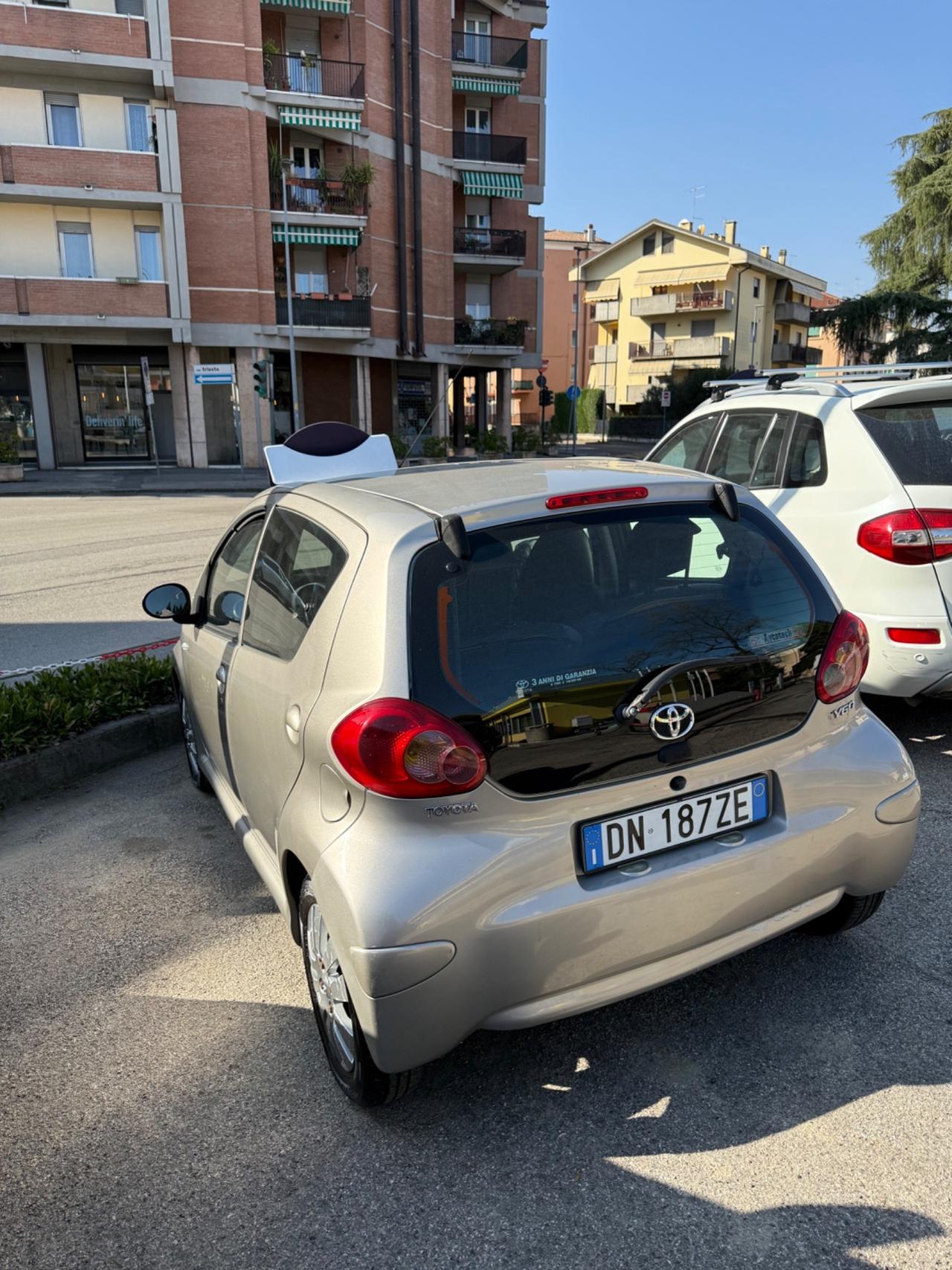 Toyota Aygo 1.0 12V VVT-i 5 porte Sol
