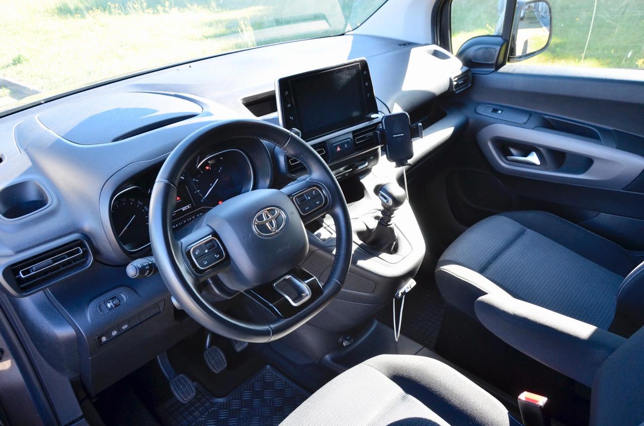 TOYOTA PROACE CITY 1.5 HDI EXECUTIVE 100cv 7 POSTI, UNICOPROPRIETARIO, EURO 6D, UFF ITALIANA, SERVICE TOYOTA, NAVI, RETROCAMERA, PERMUTE