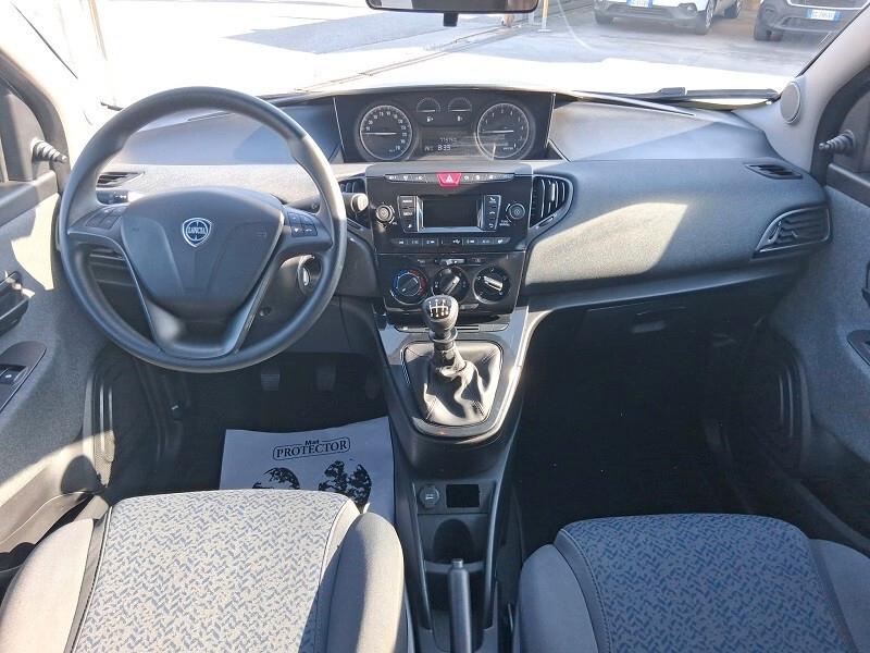 Lancia Ypsilon 1.0 FireFly 5 porte S&S Hybrid Ecochic Silver (788)