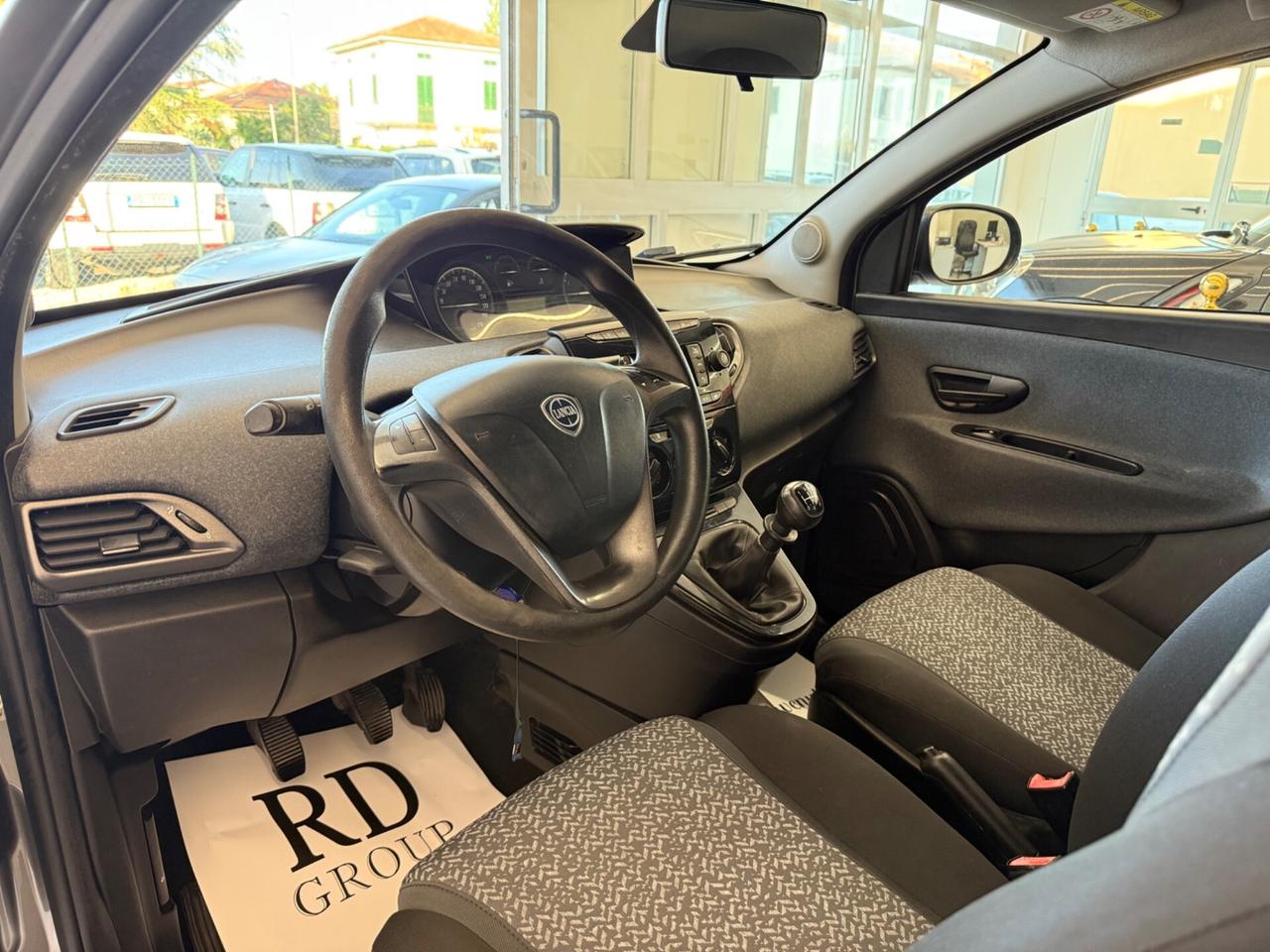 Lancia Ypsilon 1.2 69 CV 5 porte S&S Gold okneopatentati