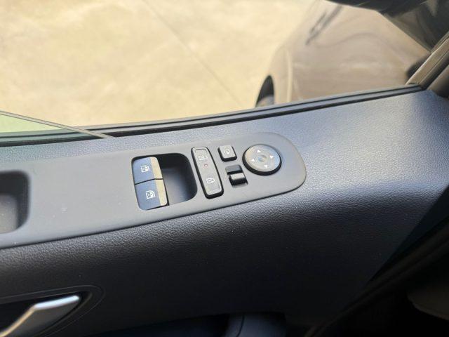 HYUNDAI Staria 1.6 HEV 225CV AT 2WD 7 posti Luxury