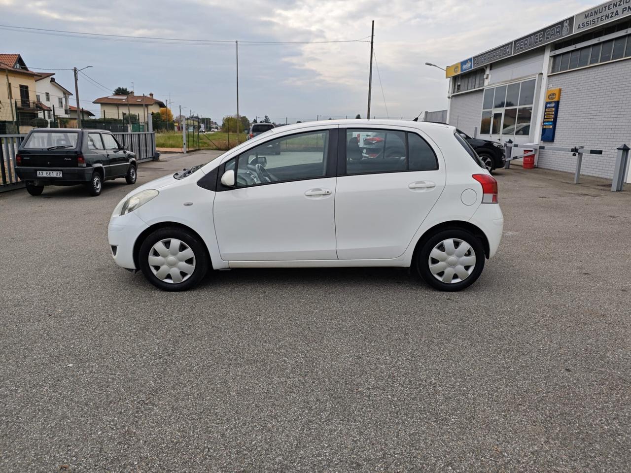 Toyota Yaris 1.0 5 porte
