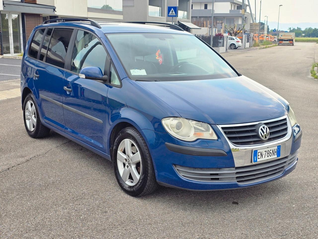 Volkswagen Touran 2.0 B/METANO 7 POSTI