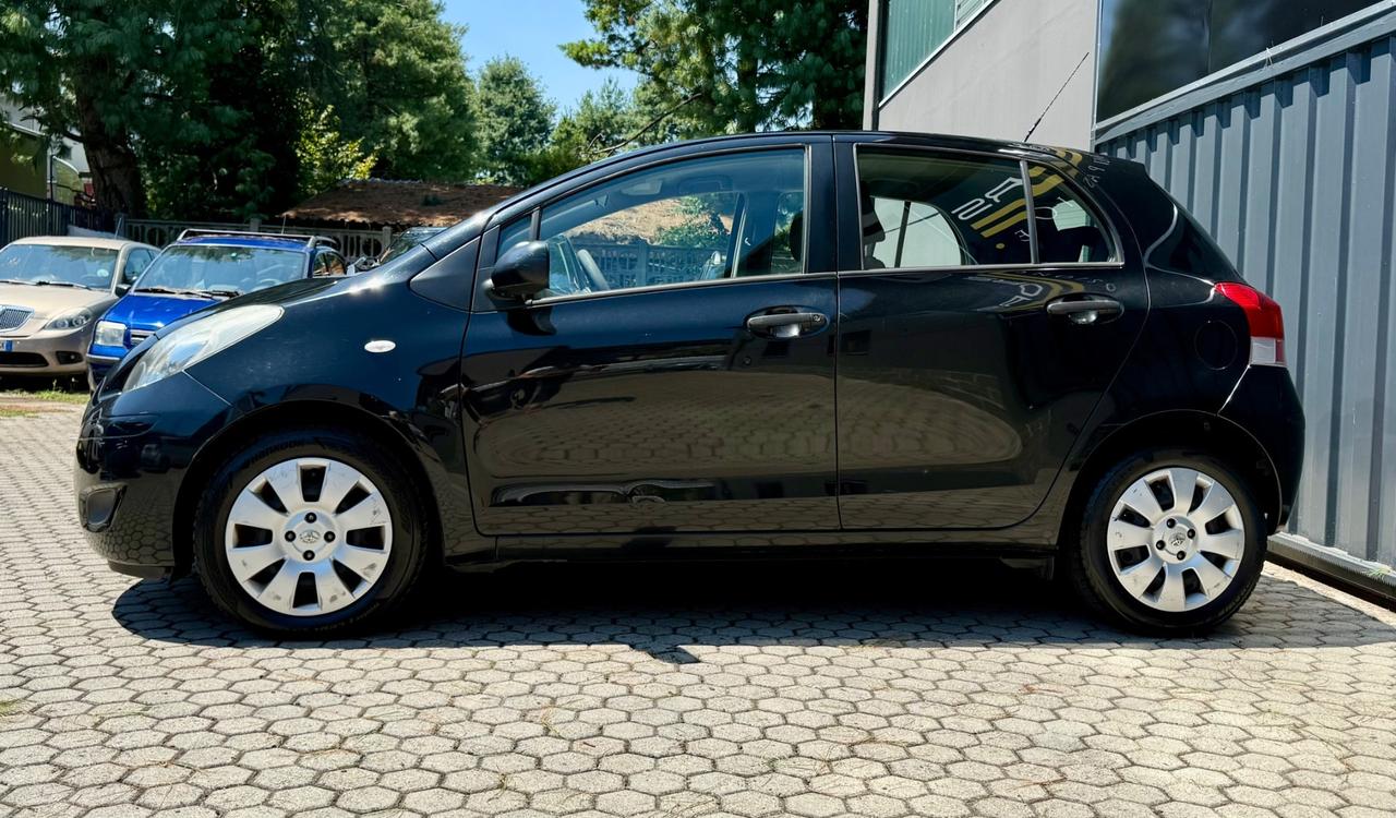 Toyota Yaris 1.0 BENZINA 5 porte Luxury pack NEOPATENTATI
