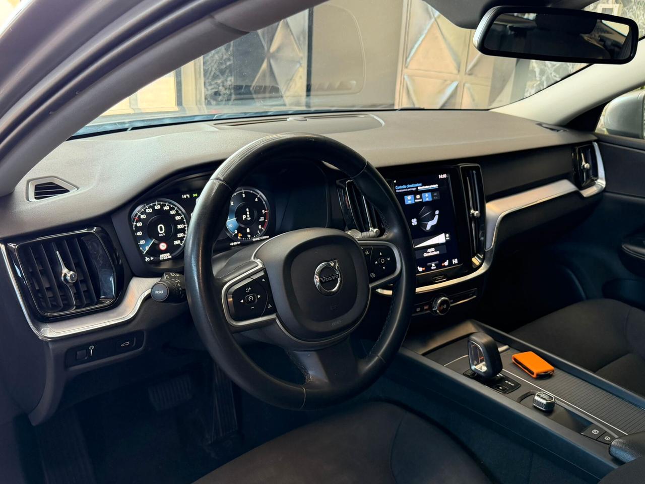 Volvo V60 B4 (d) Geartronic Momentum Business