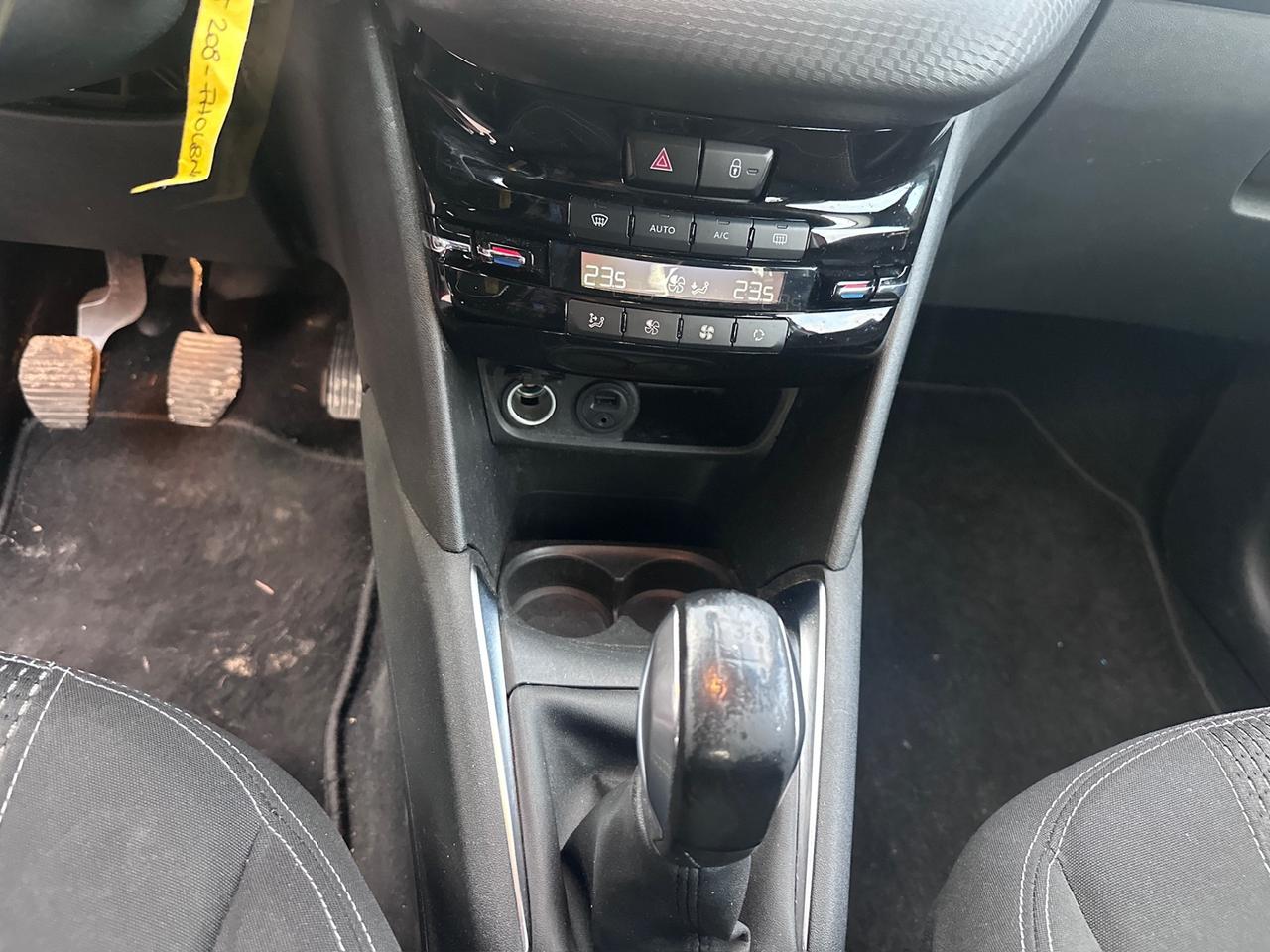 Peugeot 208 PureTech 82 5 porte Allure solo 150mila km