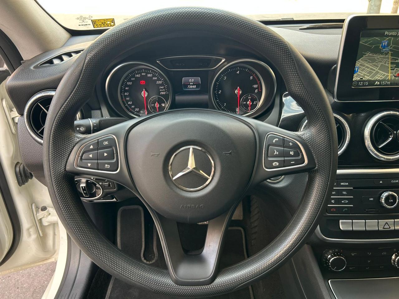 Mercedes-benz CLA 180 d "73.000 KM"