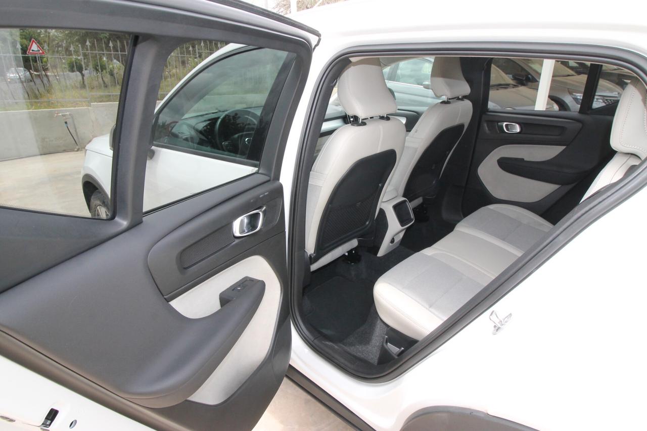 Volvo XC40 2.0 D3 150cv Momentum Geartronic | 2019