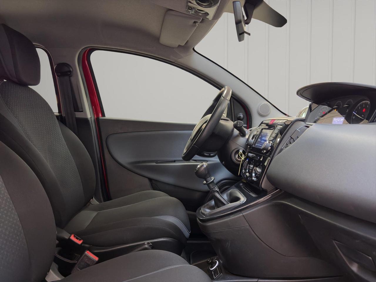 Lancia Ypsilon 1.2 Silver 69cv