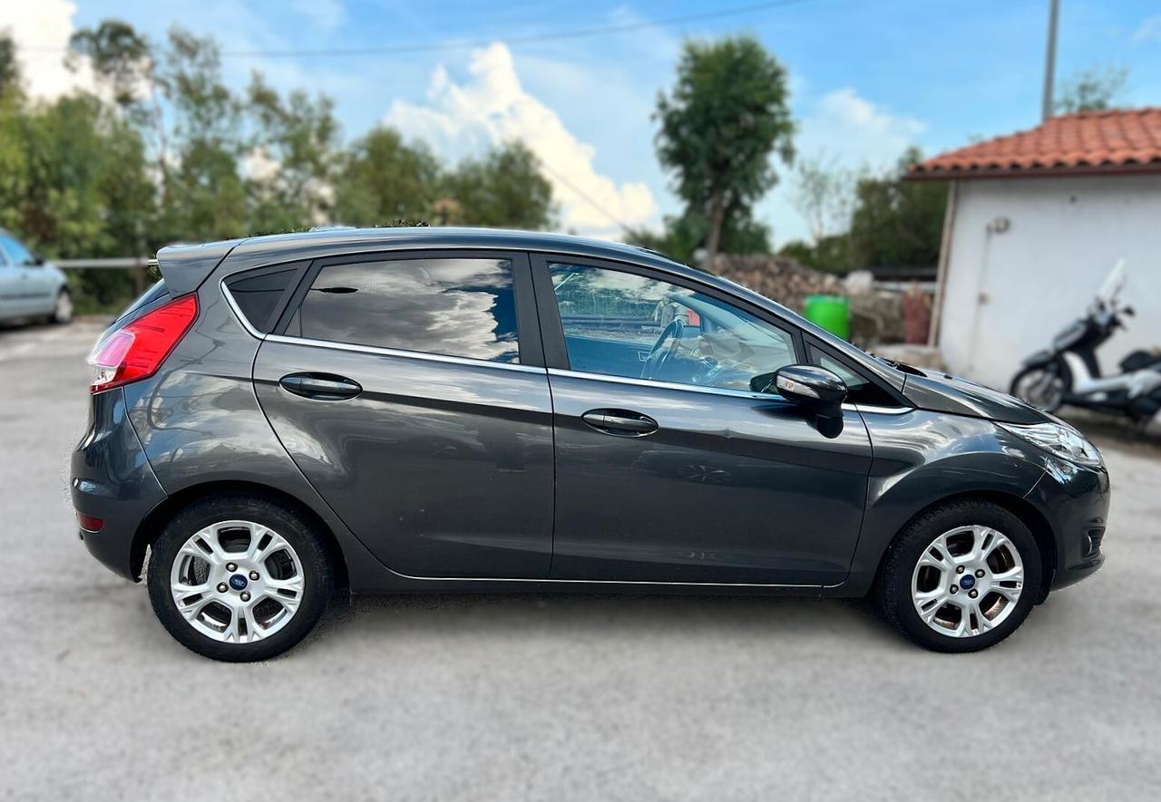 FORD FIESTA 1.5 TDCi 75CV 5P Black&White - 2015