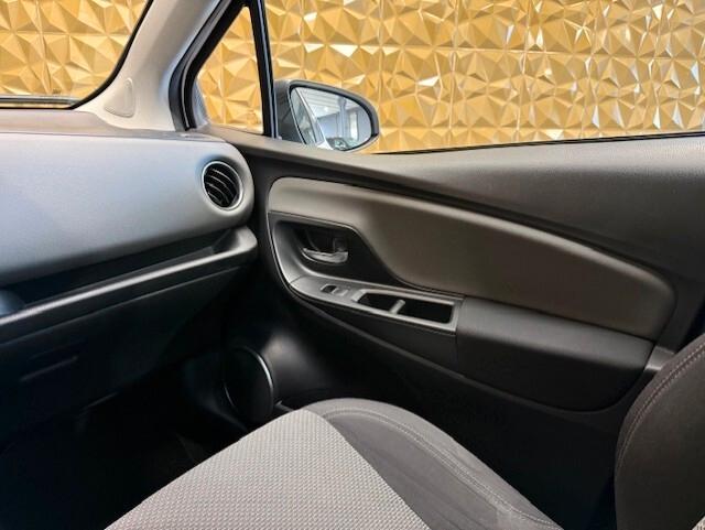 Toyota Yaris 1.5 Hybrid 5 porte Cool