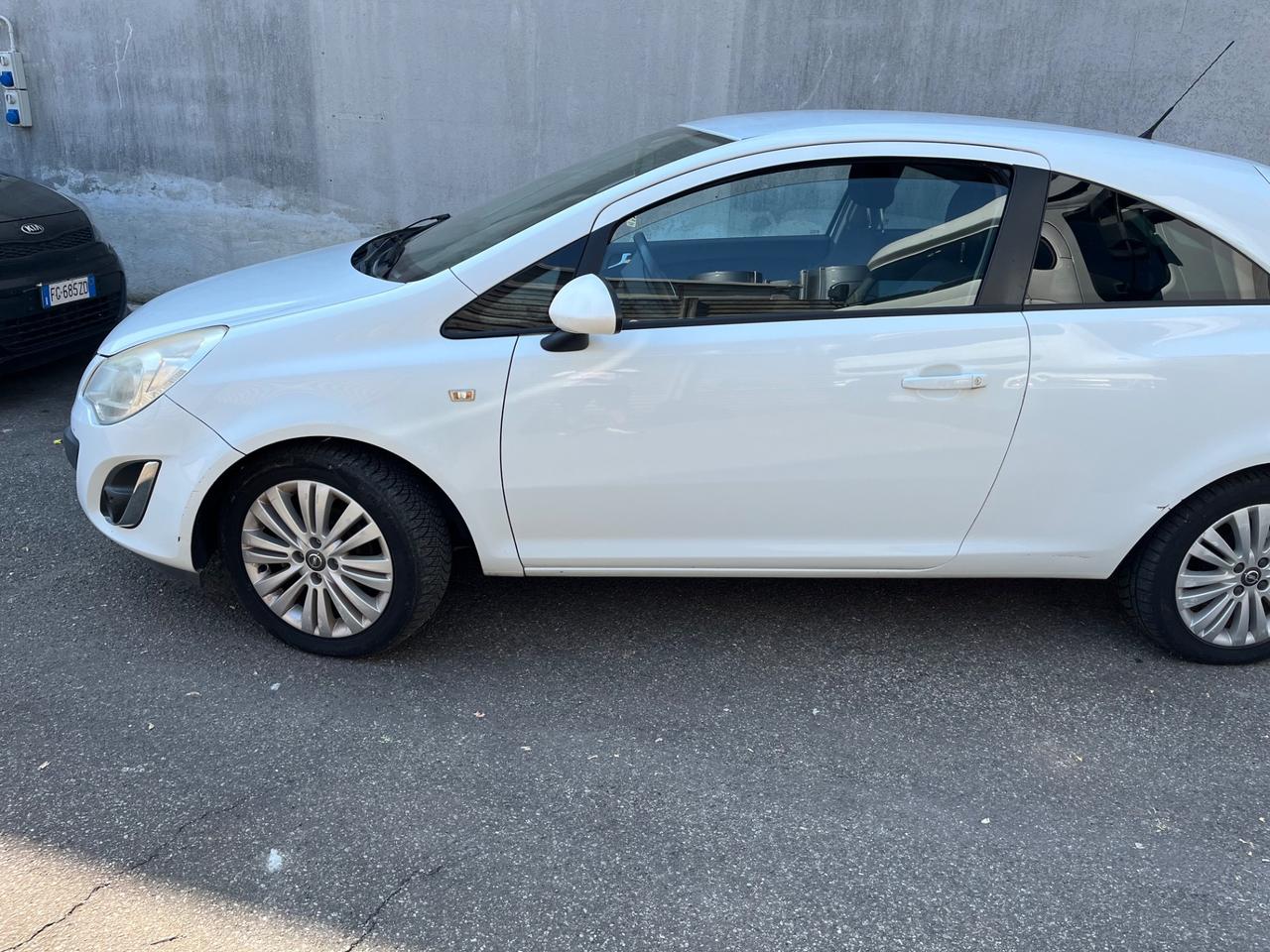 Opel Corsa 1.2 3 porte Edition