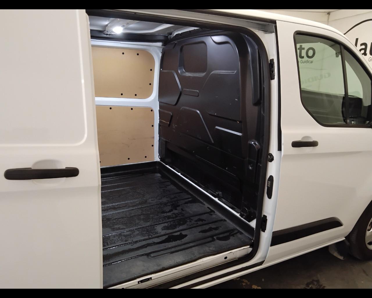 FORD Transit Custom 280 2018 - transit custom 280 2.0 tdci 130cv