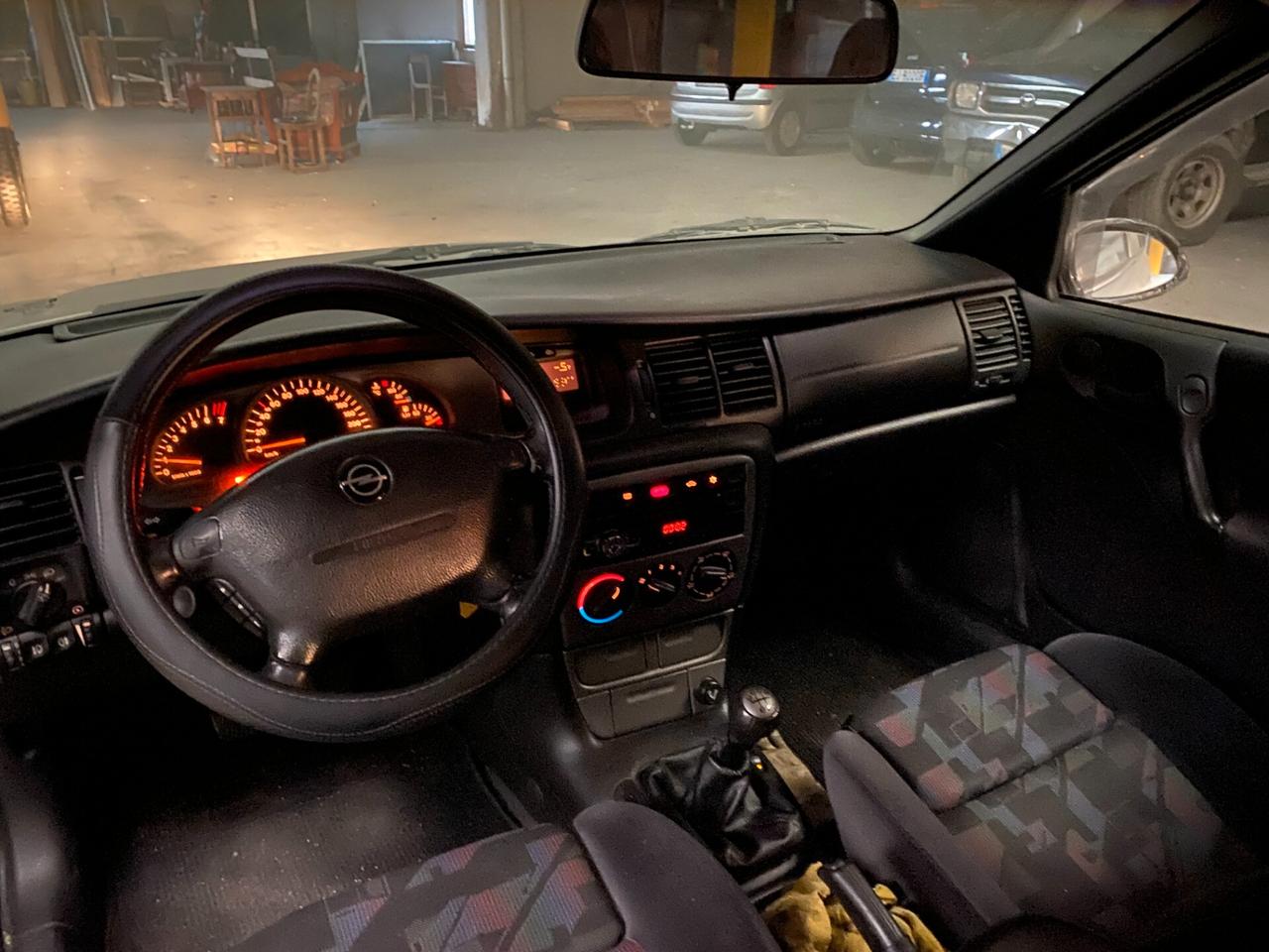 Opel Vectra 1.8i 16V cat S.W. CD