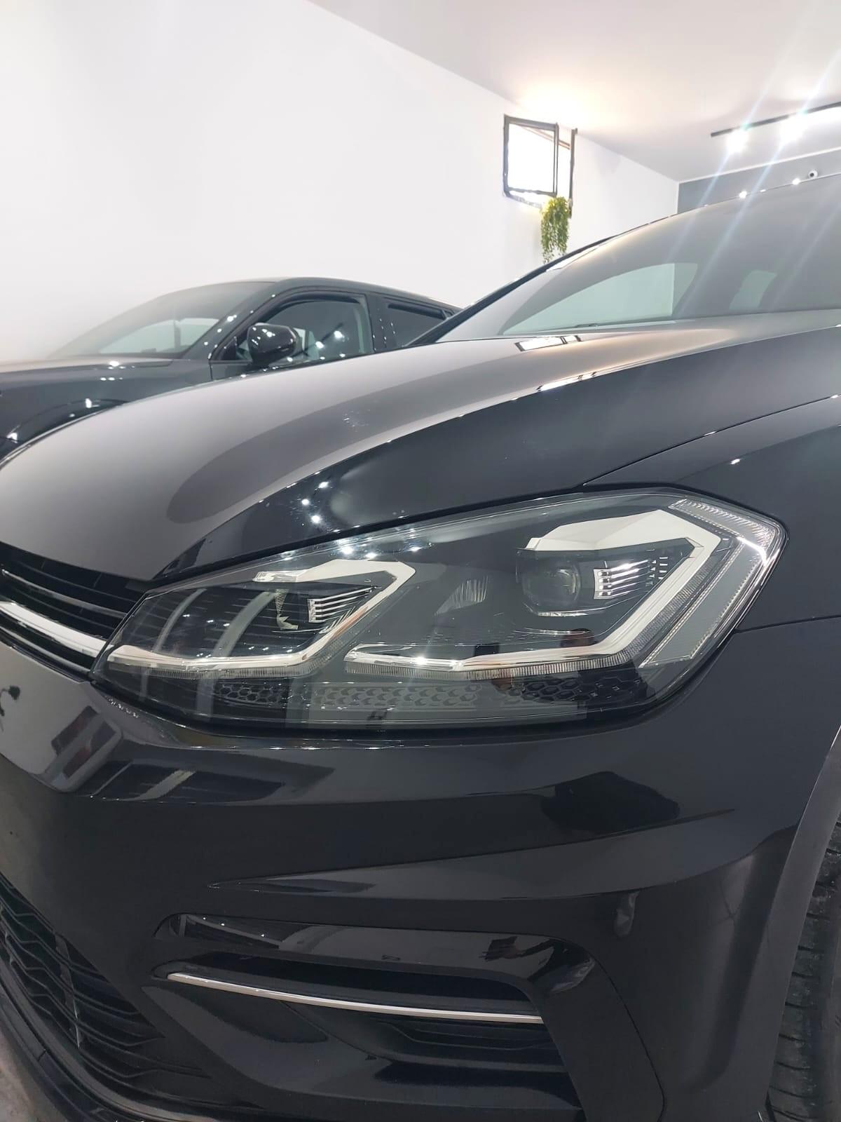 Volkswagen Golf 1.6 TDI 115 CV 5p. R-LINE 2019