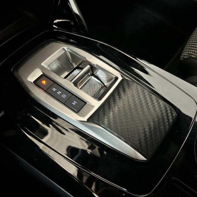 PEUGEOT 2008 Hybrid 145 e-DCS6 GT