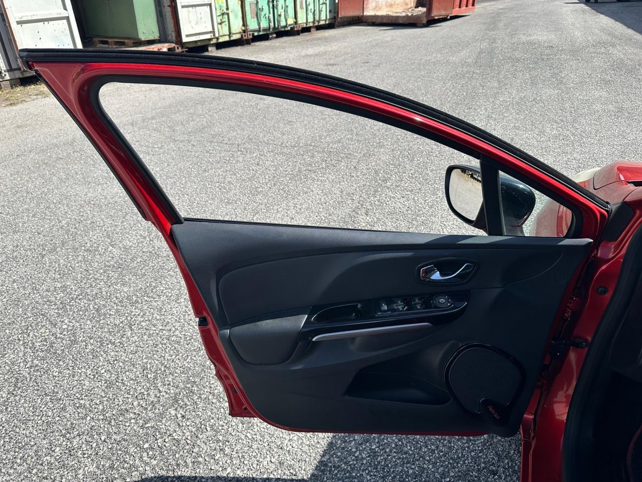 Renault Clio 1.5 dCi 8V 75CV 5 porte Costume National NEOPATENTATI