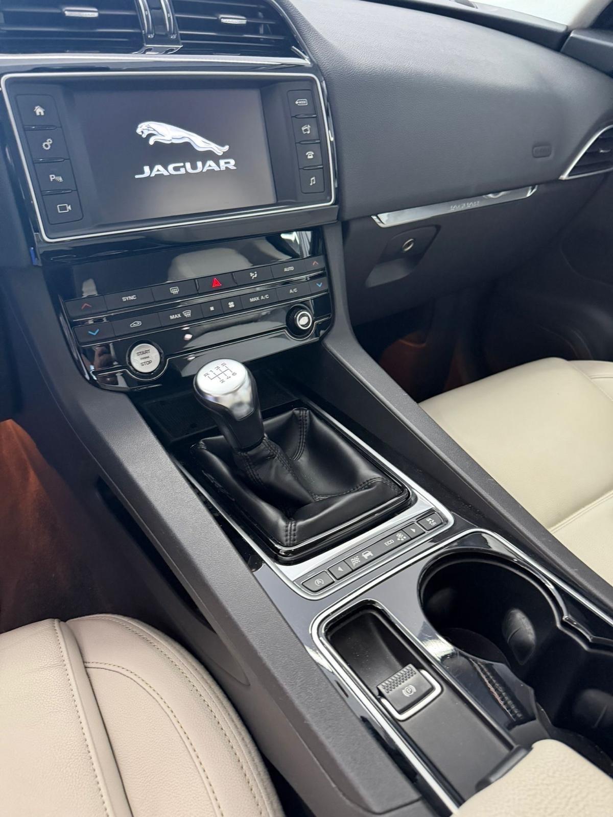 Jaguar F-Pace 2.0 D 180 CV AWD Portfolio permute e finanziamenti