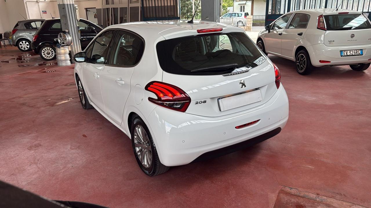 Peugeot 208 PureTech 82 5 porte Allure