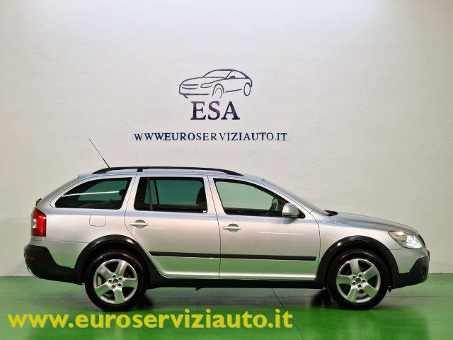 SKODA Octavia 1.8 TFSI 4x4 Wagon Scout