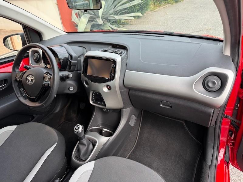 Toyota Aygo 1.0 VVT-i 69 CV 5 porte 9900 KM