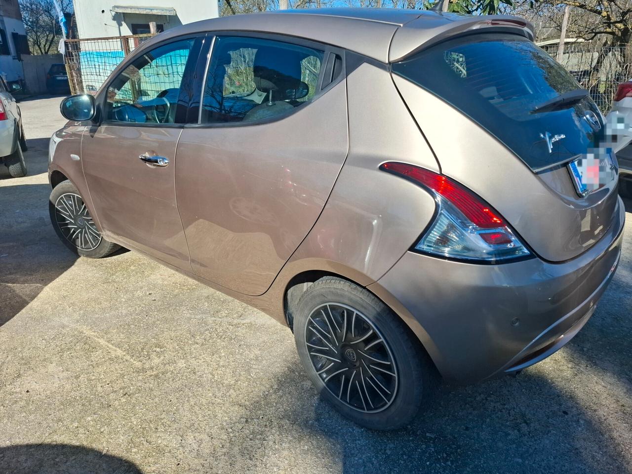 Lancia Ypsilon 1.2 69 CV 5 porte S&S Gold