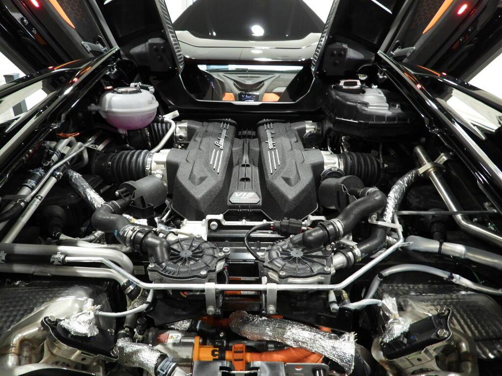 Lamborghini Revuelto 6.5 V12 HPEV AMT