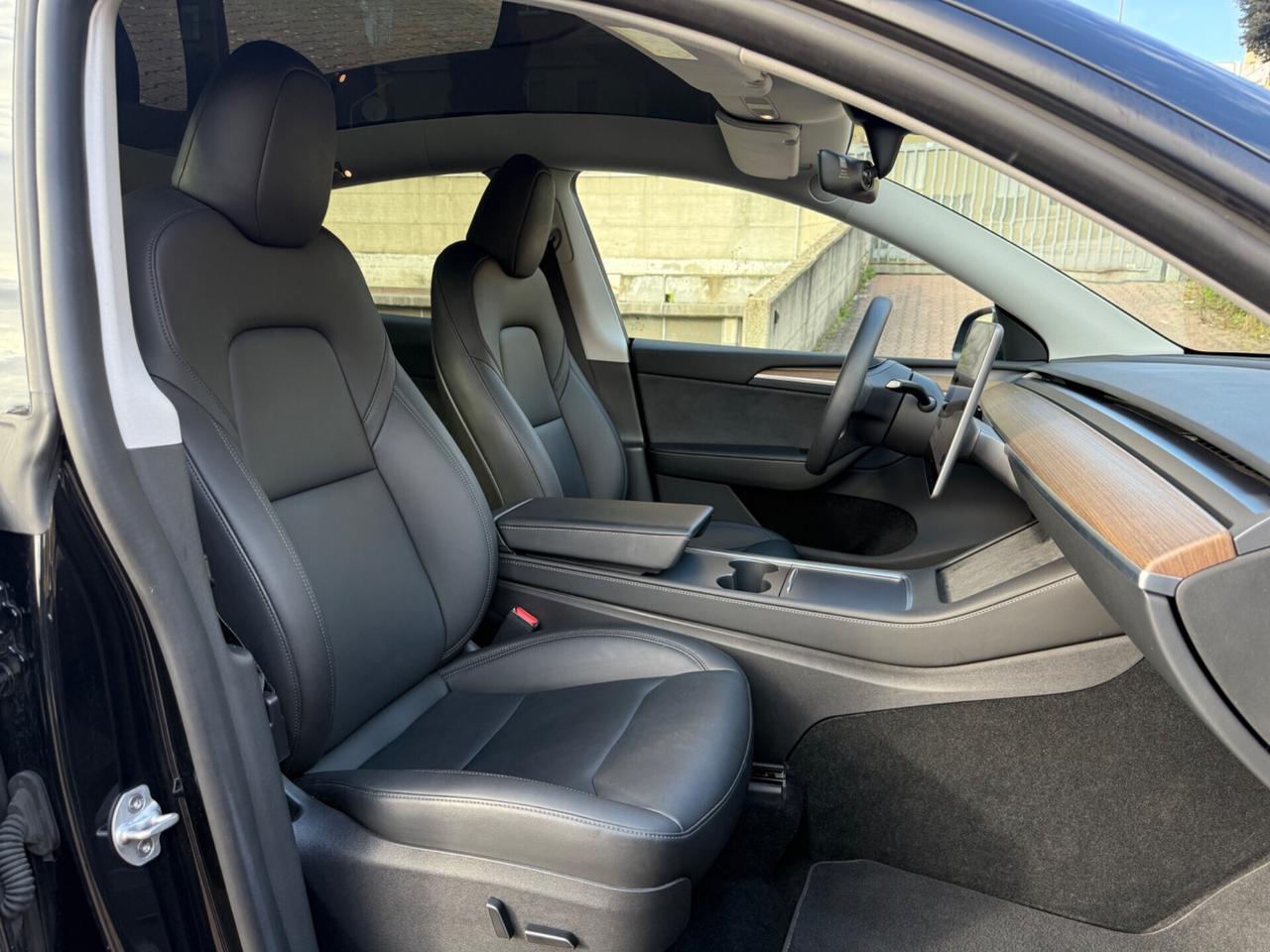 Tesla Model Y Dual Motor Long Range AWD