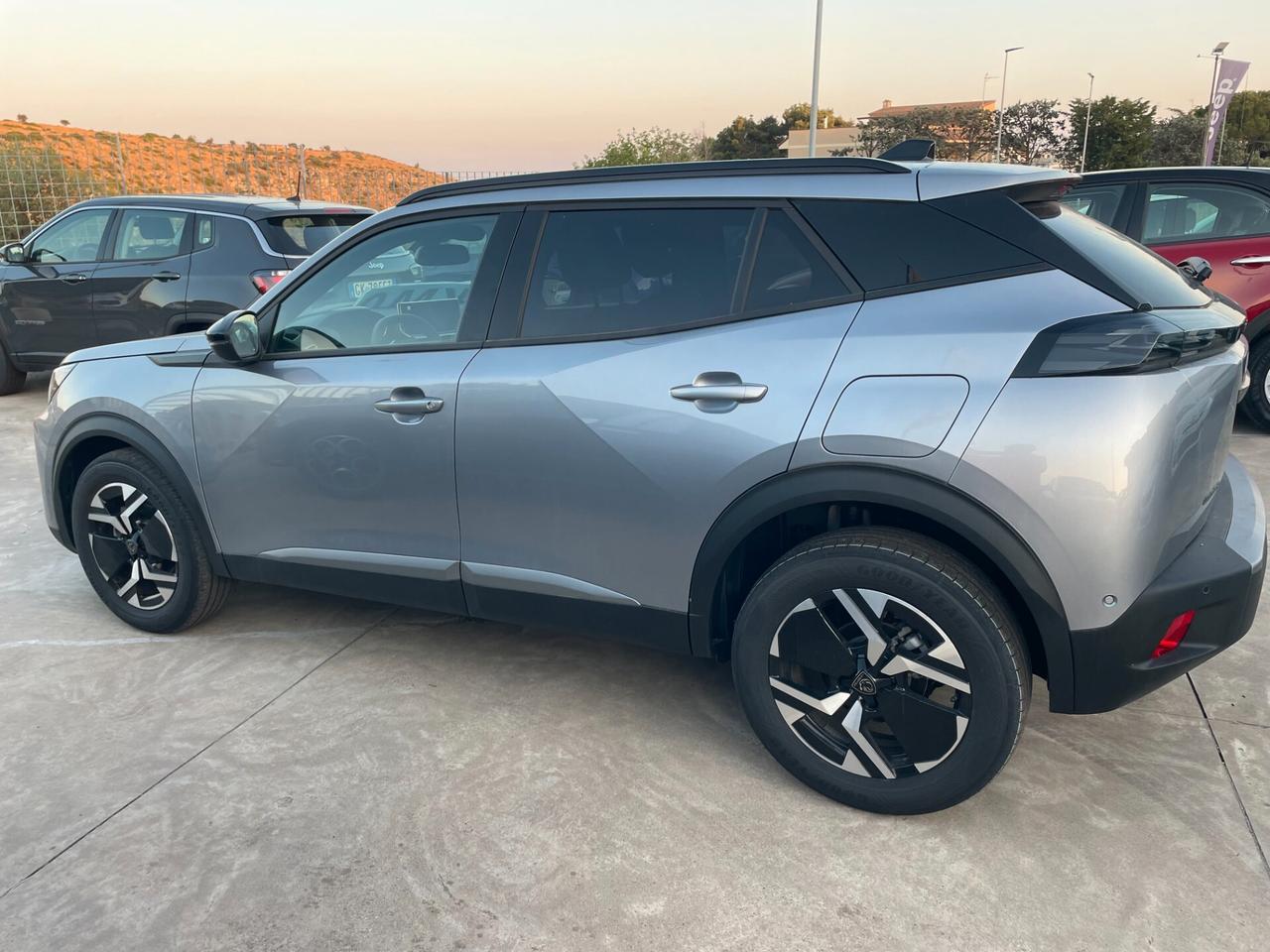 Peugeot 2008 PureTech 100 S&S Allure Km 0