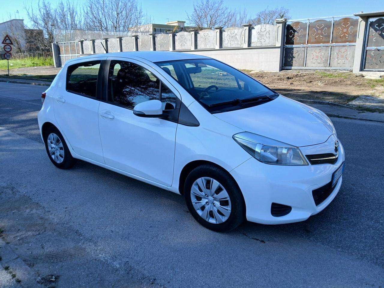 Toyota Yaris 1.0 5 porte 1 proprietario NuovissimA