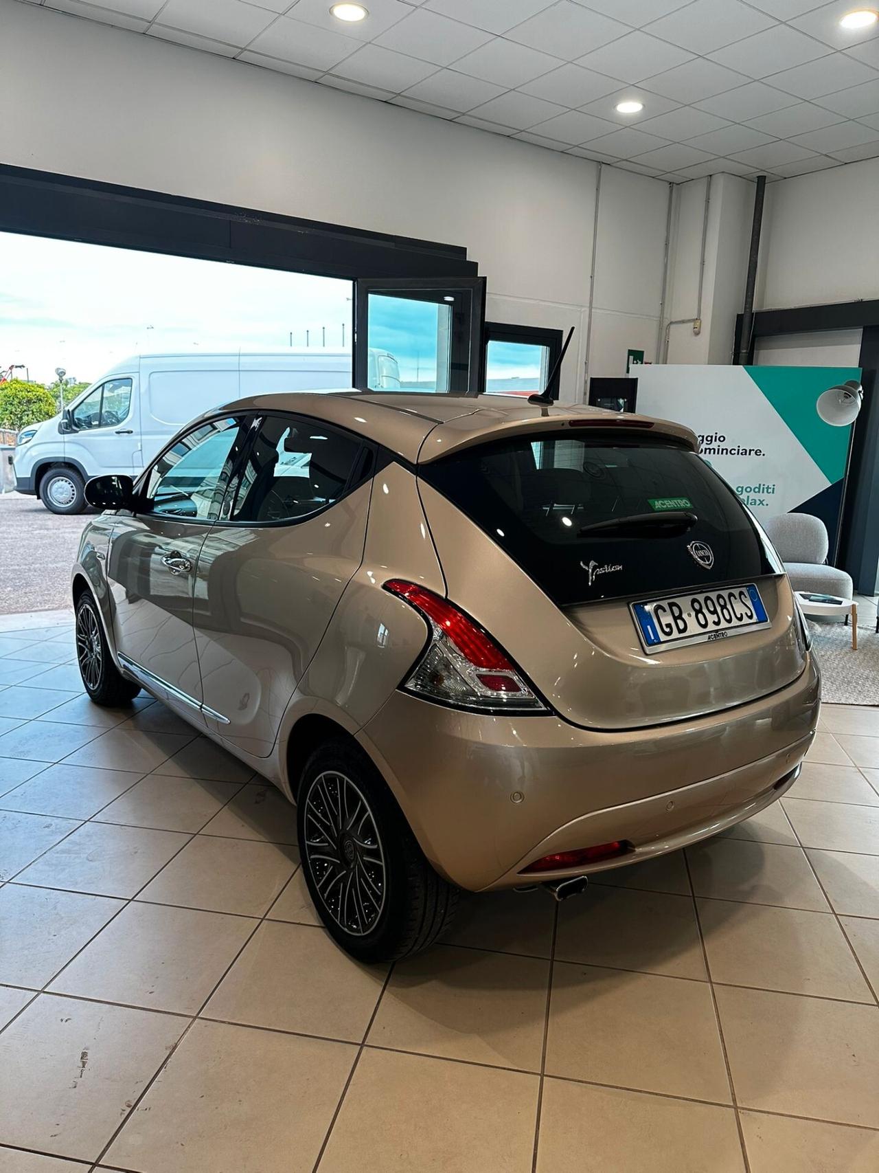 Lancia Ypsilon 1.2 69 CV 5 porte GPL Ecochic Gold
