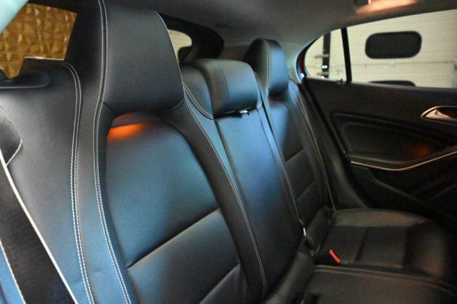 MERCEDES-BENZ GLA 200 PREMIUM AMG AUTO TETTO CAM PELLE LED 19"STRAFULL!!