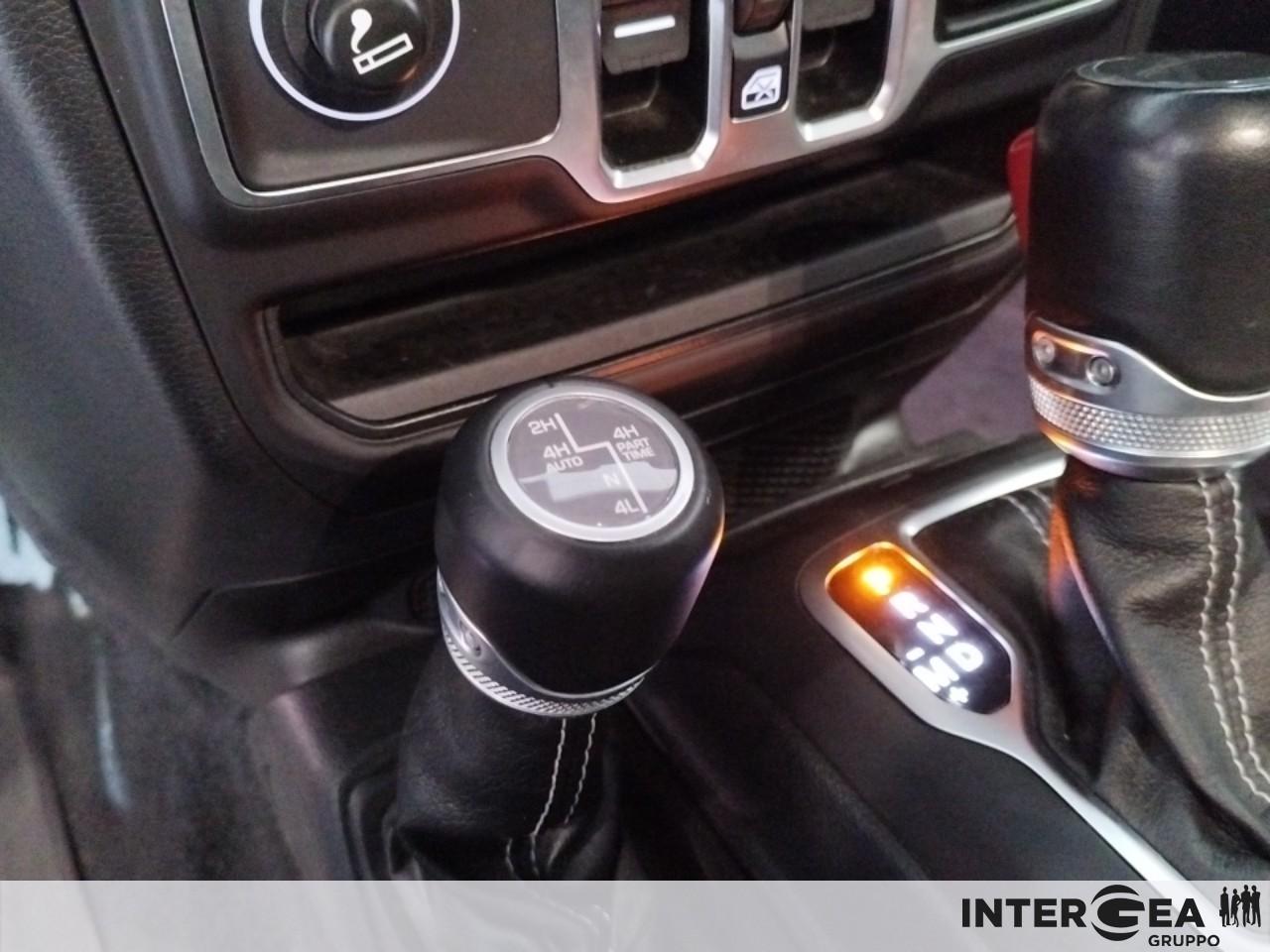 JEEP Gladiator 3.0 V6 Overland 4wd auto