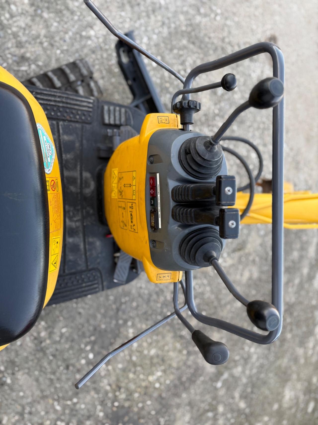 Mini escavatore Komatsu PC 09/1 cingoli allargabili