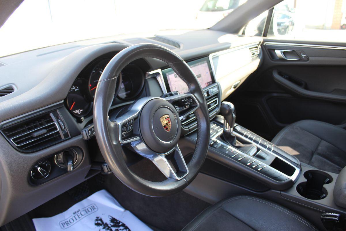 PORSCHE - Macan - 2.0 PDK Full Optionals