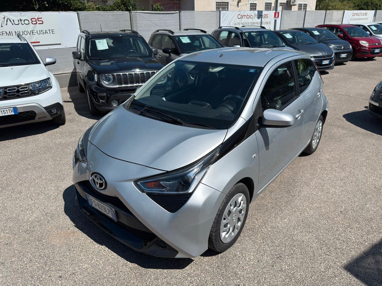 Toyota Aygo 1.0 VVT-i 72 CV 5 porte x-play MMT
